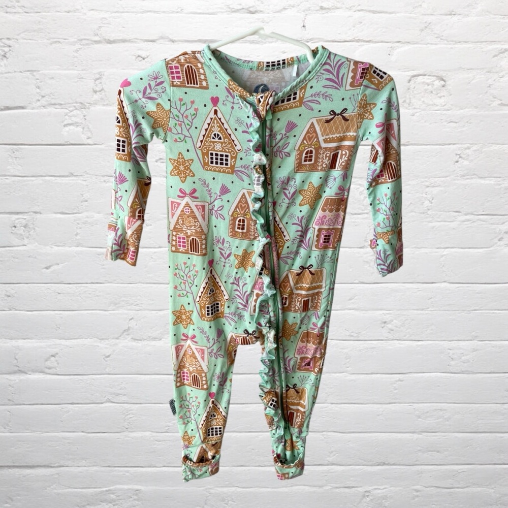 Dreamiere // Baking Spirits Bright Bamboo Ruffle Footie with Convertible Cuffs